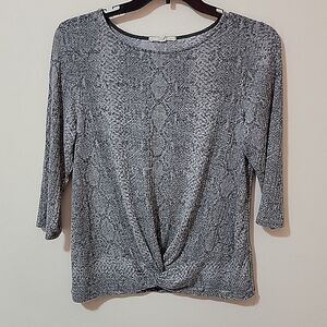 Above and Beyond 3/4 sleeve animal print tunic size L